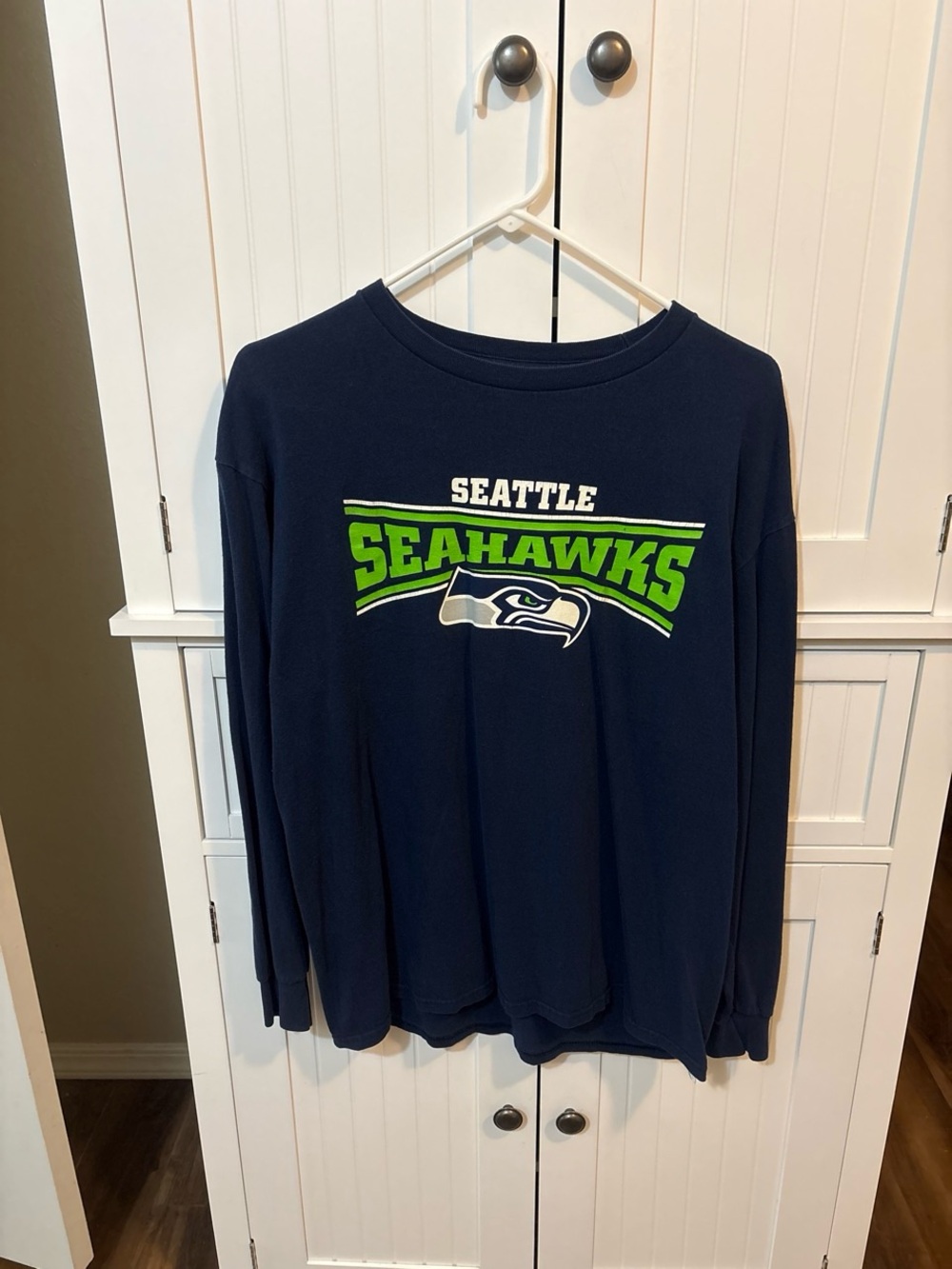 Seattle Seahawks NFL Navy Long Sleeve Graphic Tee Size Large Y2K Sportswear